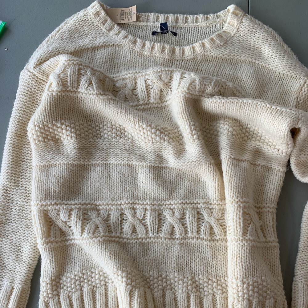 NWT American Eagle sweater Size L